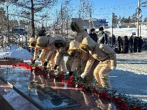 Почтить память Героев