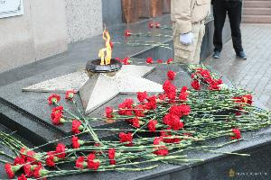 В Улан-Удэ возложили цветы к Вечному огню